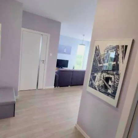 Lägenhet Garden View Gdansk Trojmiasto *